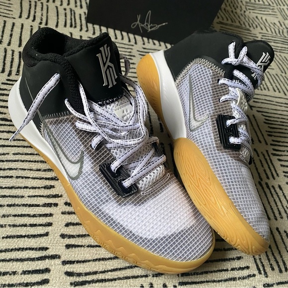 Nike Shoes The Kyrie Flytrap 5 Sneaker Nike Mens 65 Womens 8 Basketball Volleyball Court